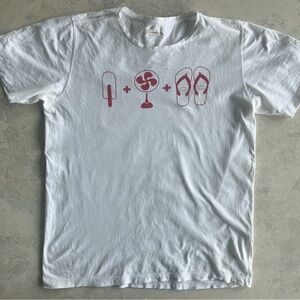 Havaianas Rare White Tee with Red Graphic